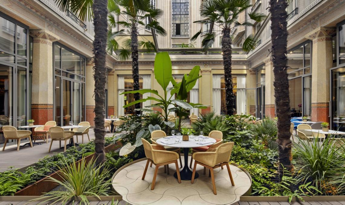 SILAM1812_france_paris_hotel_prince_de_galles_patio_restaurant_les_heures_rio_138_(3).jpg